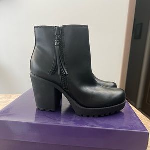 Madden Girl bootie size 7